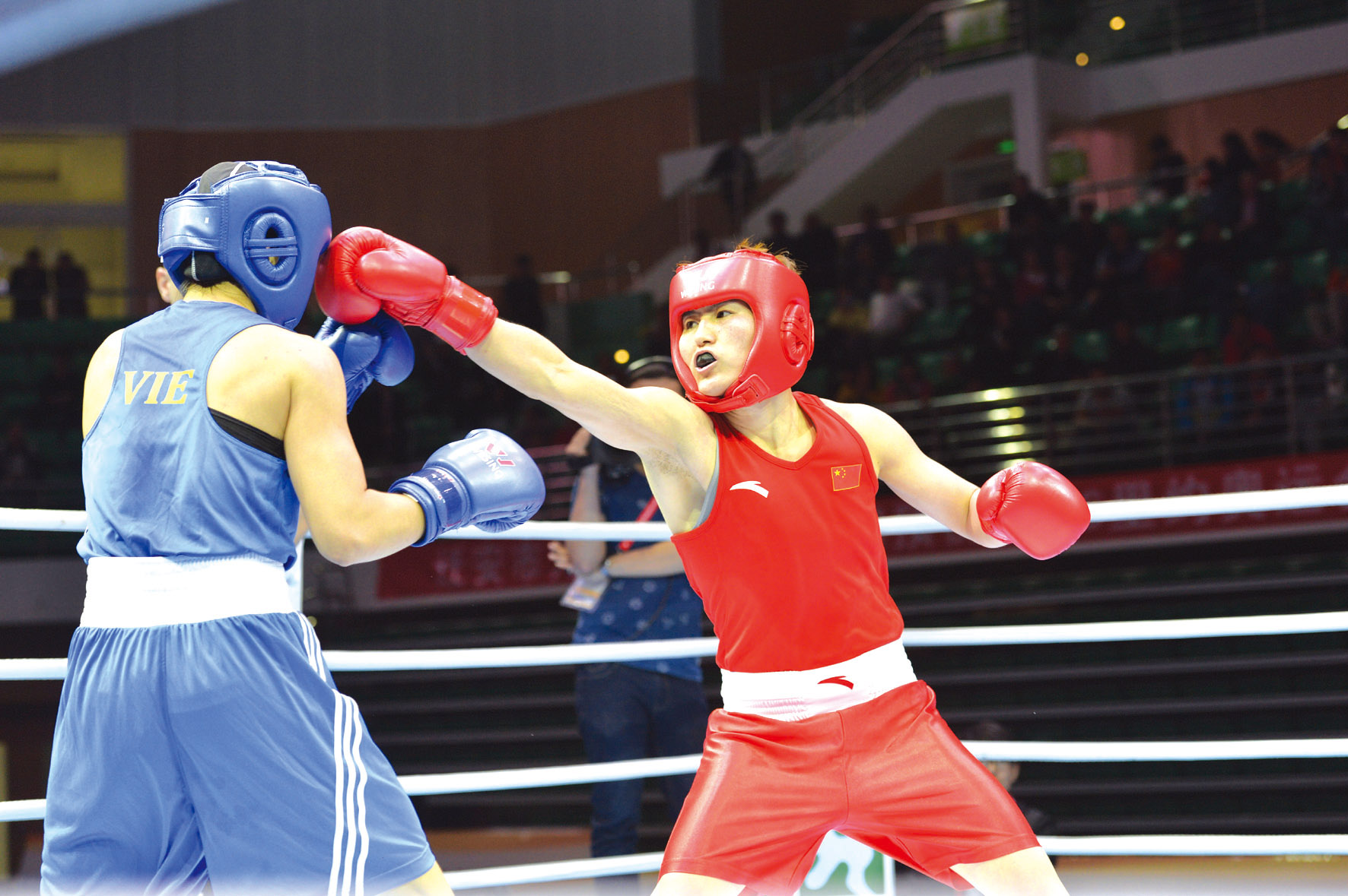 <b>���·ܽ���д���������ӱ�ƪ��</b>