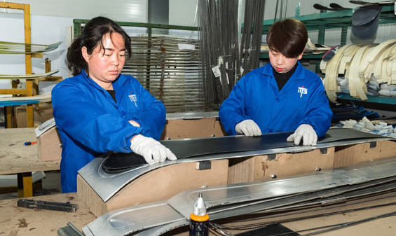 ����ˡ����硱�żҿڽ����ѩ�˶�װ����������