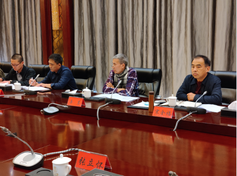 �������ĸ���ˮ�����˶�С�����