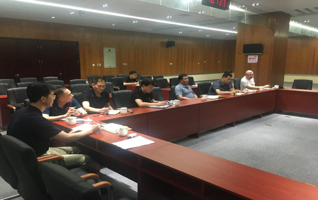 ���ܴ������߷��˷ܼ��������Ȼ� ��ѵ��Ӫ��Ժ���������ģ��ٿ�