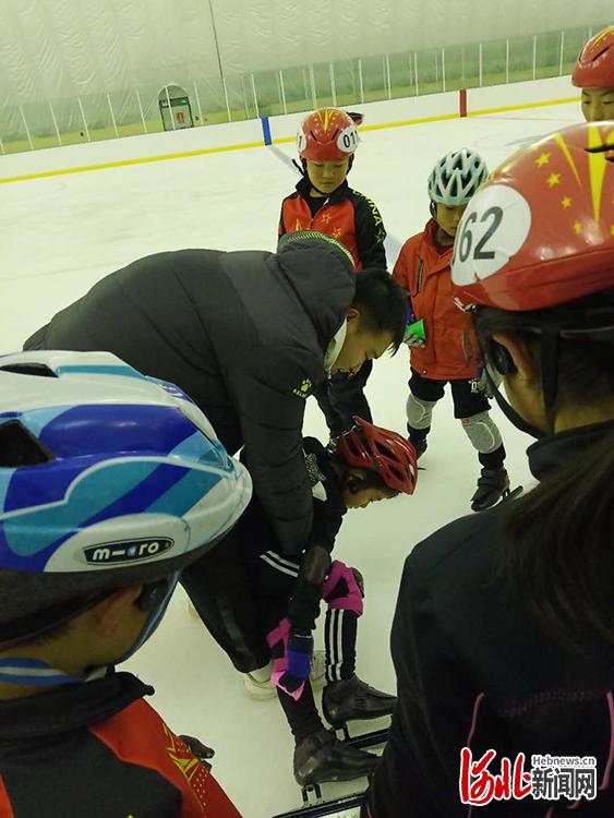 ���ڱ�ѩ֮�ǣ�����������Ա���������� ���ø��������ϱ�ѩ