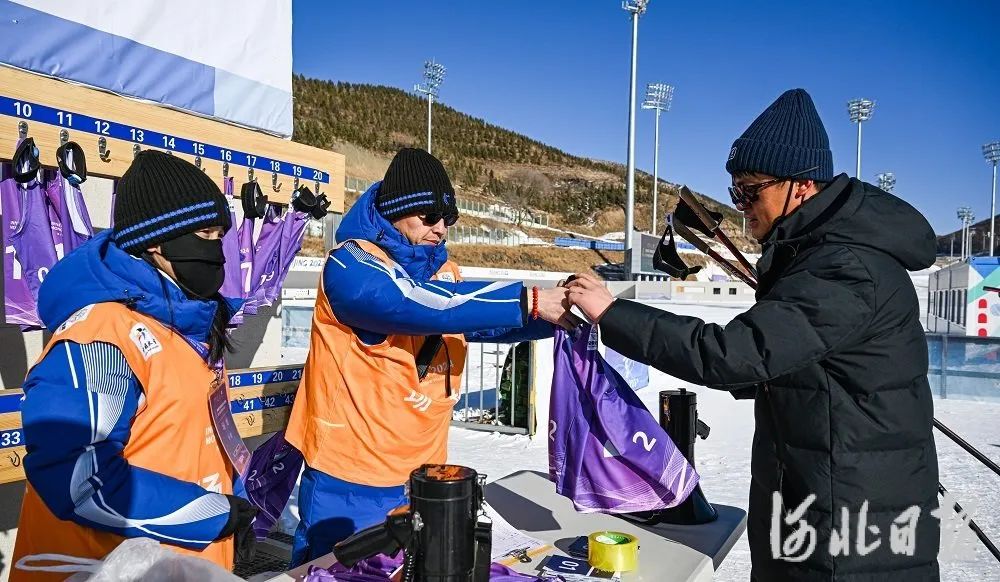 �ӱ�Ԫ����ҫ��ʮ�Ķ��������������Ų���һ������