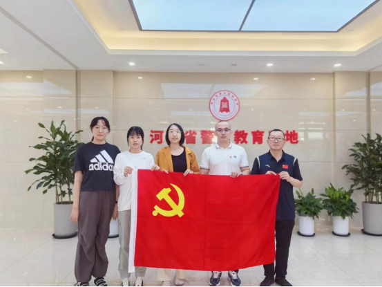 �������ĸ�ʡί��У��ʾ�������زι�ѧϰ