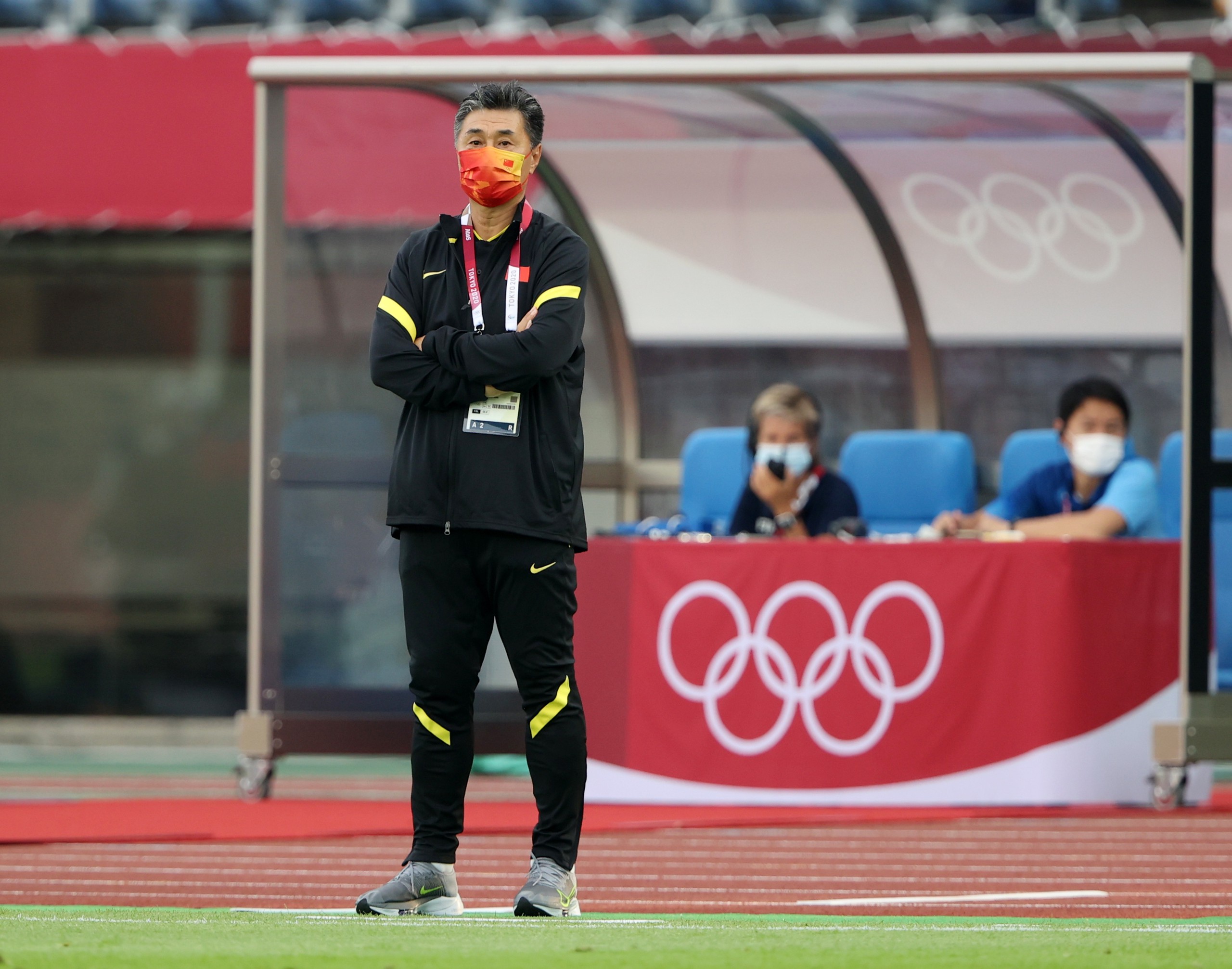 贾秀全在场边略显焦急