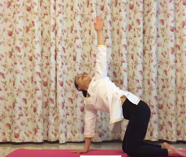 ������ս���ߡ� �ӱ����ж���èʽ�٤�����������ᱳʹ