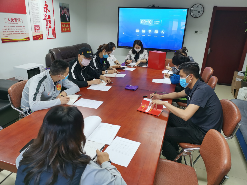 �������Ŀ�չ�����Ƚ�����Ӣ�ۡ��