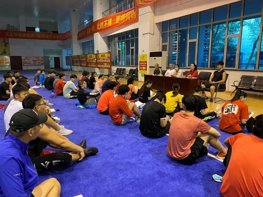 �������Ĺ᳹��ʵ�ֵ�һ�����ܴ������ߵڶ�������ѵ�������ƽ�����龫��