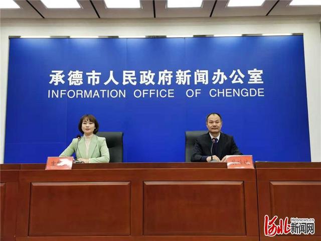 �ӱ��е½񶬡���ѩ��������������Ļ 60�����ַ�����