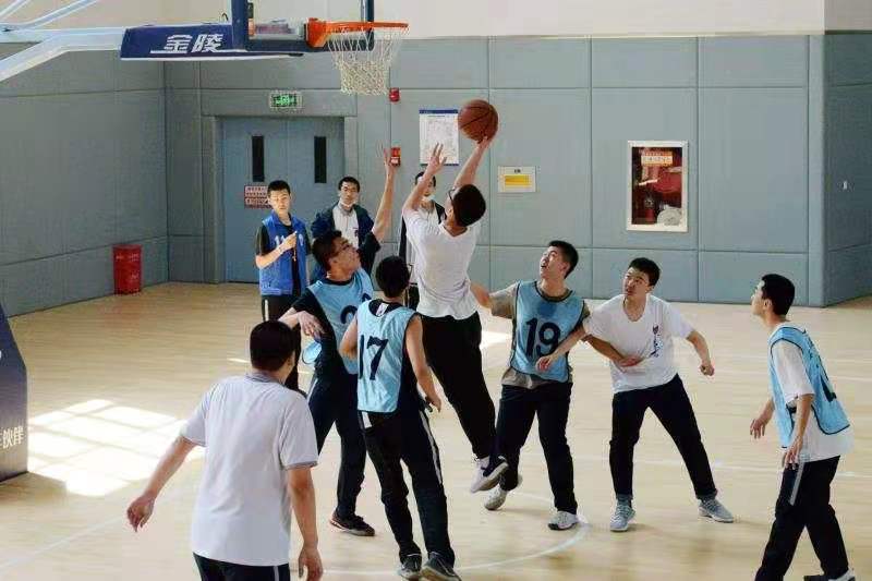 ʯ��ׯ�ж��У�רҵ���� ��ɫ�ռ�