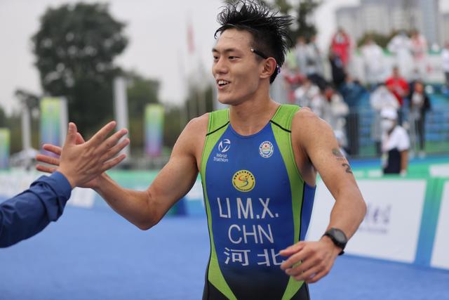 ����������������ջ�����һ���ӱ������ˡ�������ҫȫ������