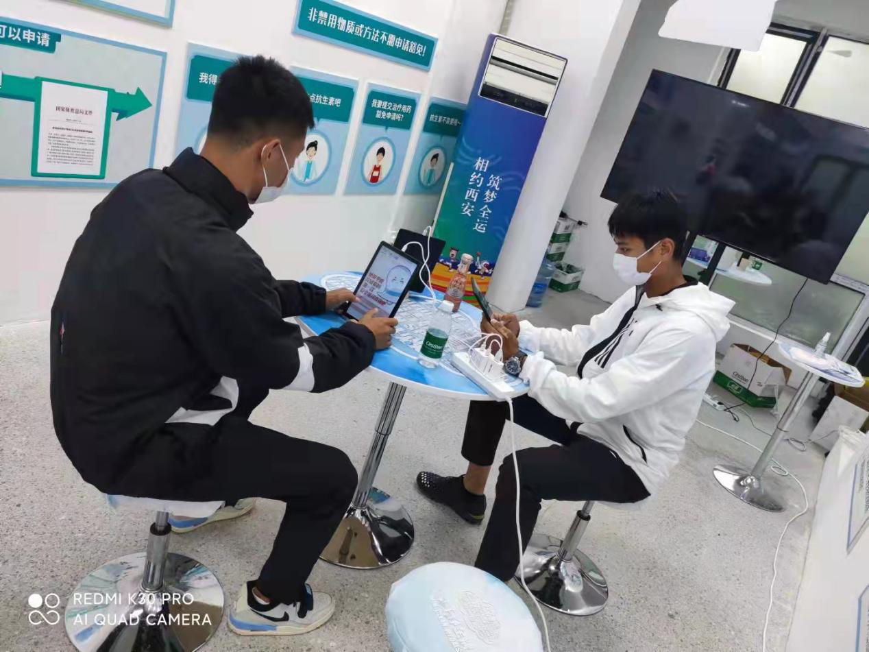 �ӱ�����Ӳμӷ��˷ܼ���չ�����