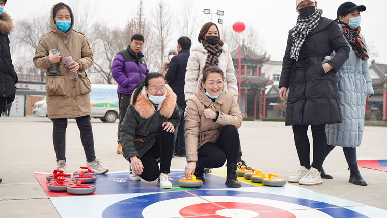 �ߺӱ���ɫ��ѩ�˶���չ֮·