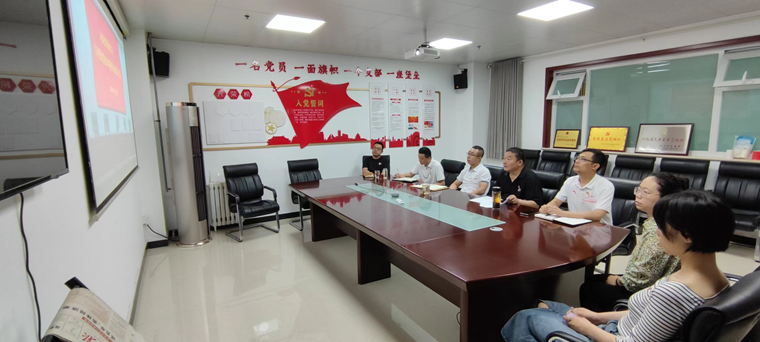 ����������룬�Էܶ������¾��桱 ����ƹ�����ľٰ������̳
��ף ����101������ô����̸��