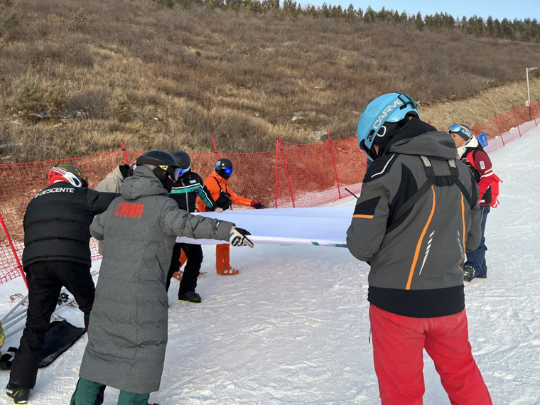 �ӱ�ʡ���Ľ��ѩ�˶��ᵥ�廬ѩ���������ƽ���