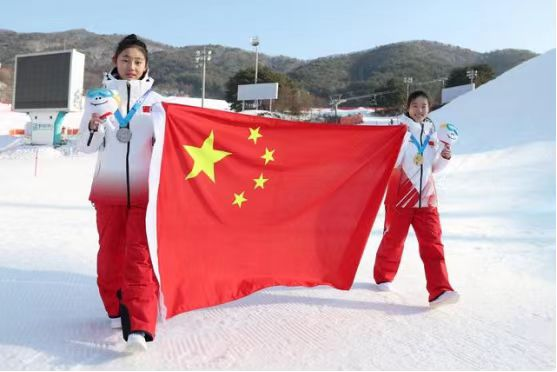 �ӱ���ѩ������ҫ���������