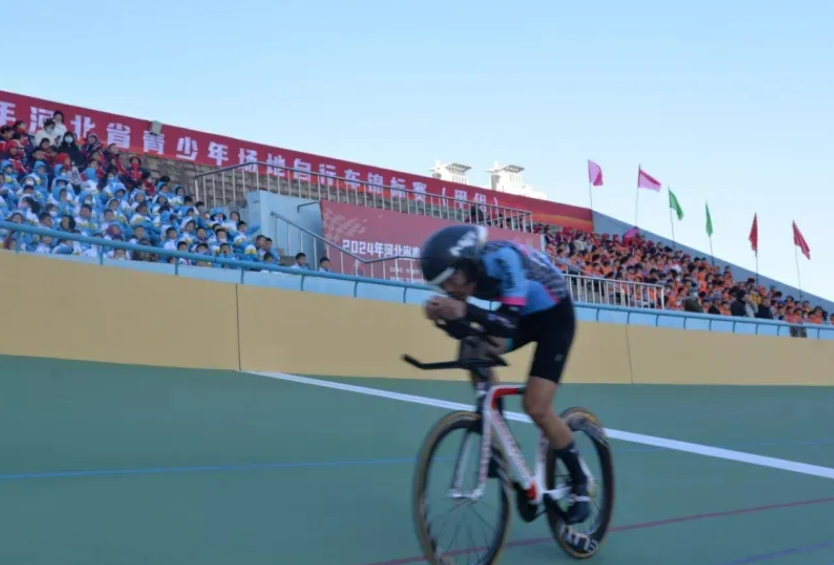 ���¾��ÿ��ӱ� | ������̳
Ϊ��ҵ����ʲô���ػʵ��ೡ���¸�����