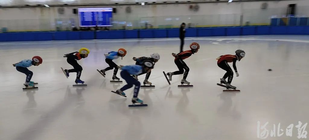 ��������ȥ���У�������ѩ���� ���ܸ۳�����